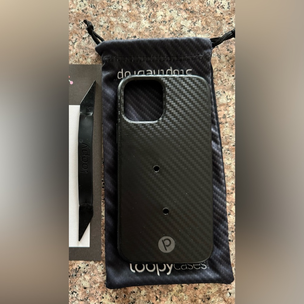 Black carbon 12/12 pro loopy case